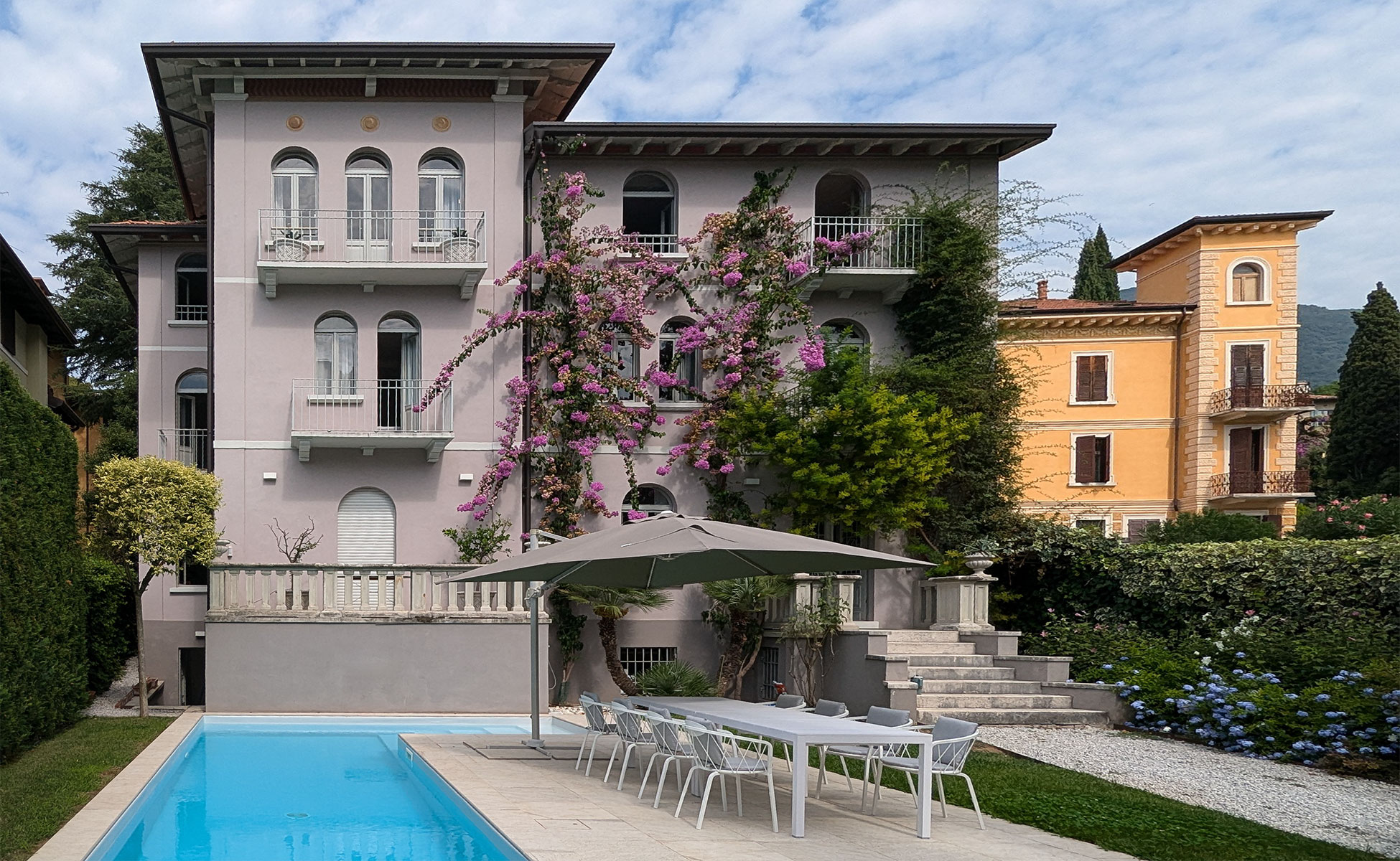 Exclusive Villa in Gardone Riviera Villa am Gardasee für 12 Personen – historische Villa Lucia in Gardone